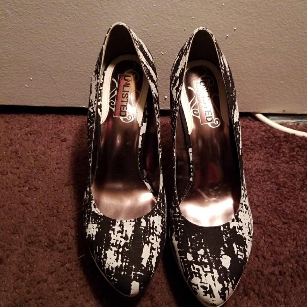 Pumps - Picture 2 of 4